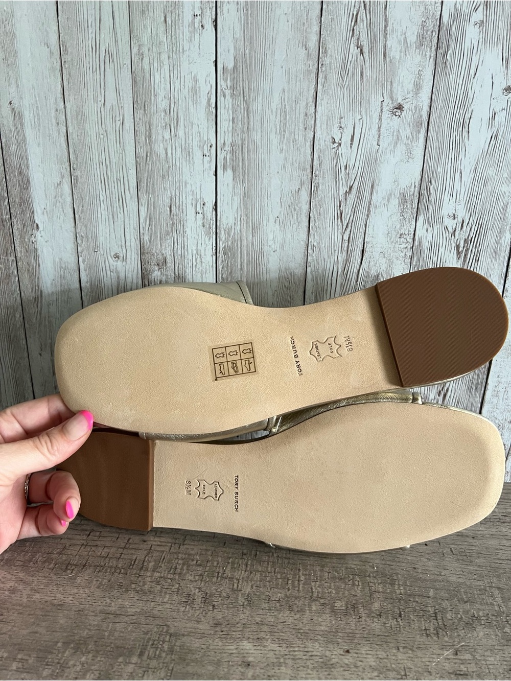 Tory Burch Eleanor Gold Metallic Logo Leather Slide Sandals NEW Size 8.5 - Picture 7 of 10